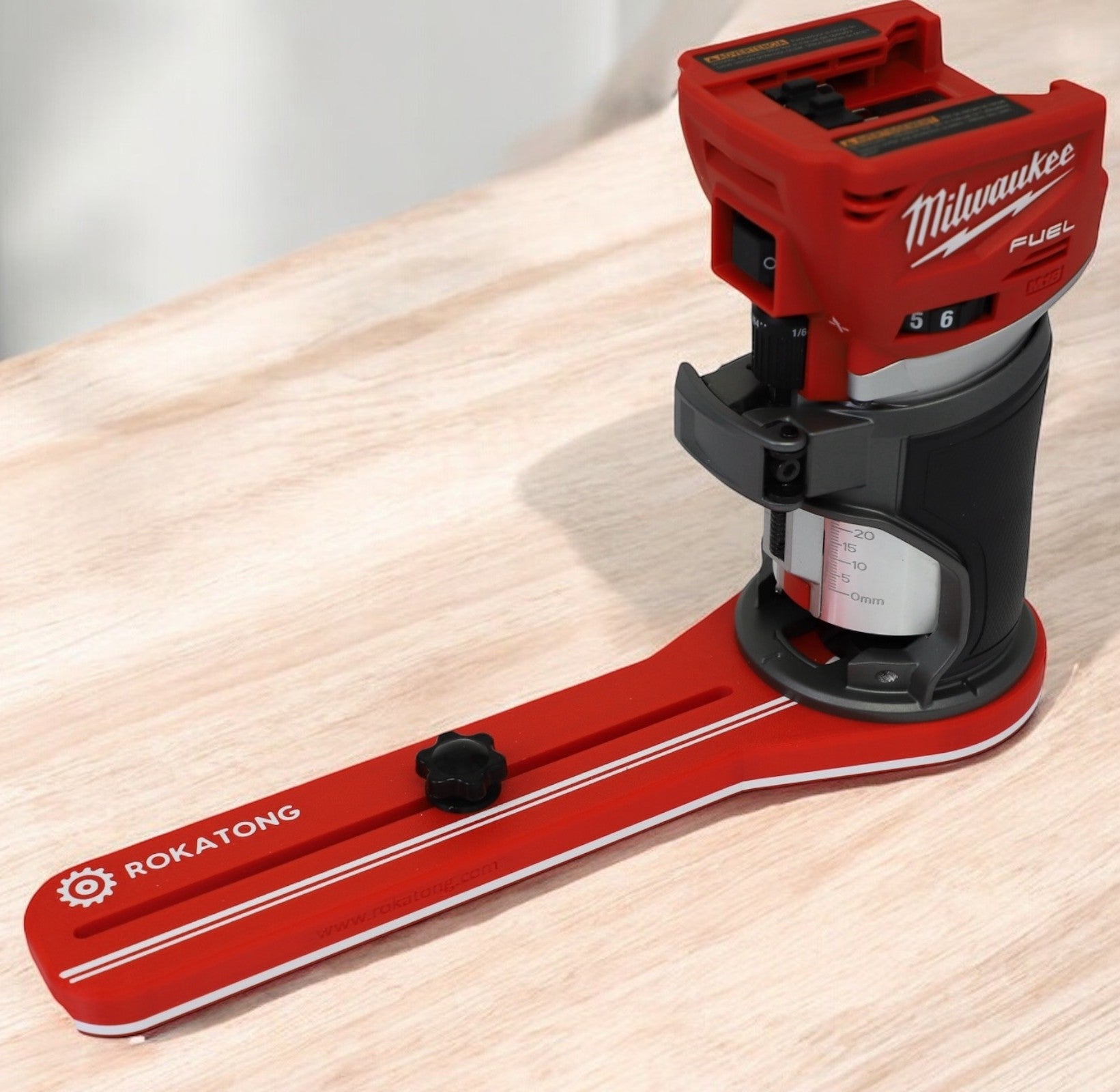 MILWAUKEE Compact Router Circle Jig: Carbon Fiber Reinforced Base (Router not included)